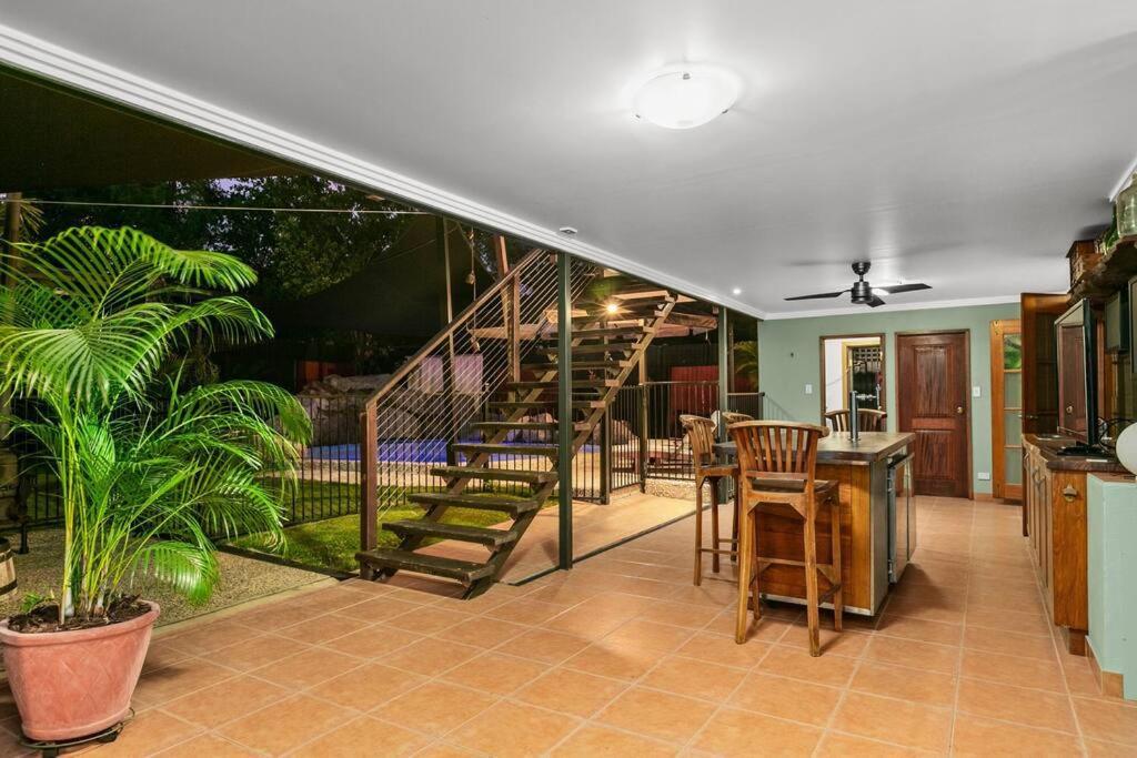Villa Oasis, In Leafy Whitfield. à Edge Hill Extérieur photo