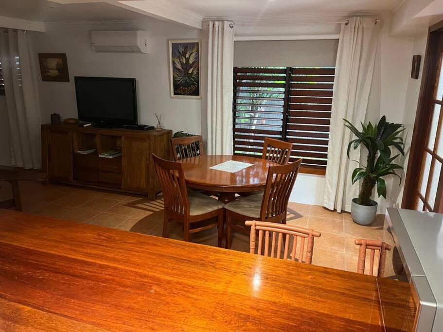 Villa Oasis, In Leafy Whitfield. à Edge Hill Extérieur photo