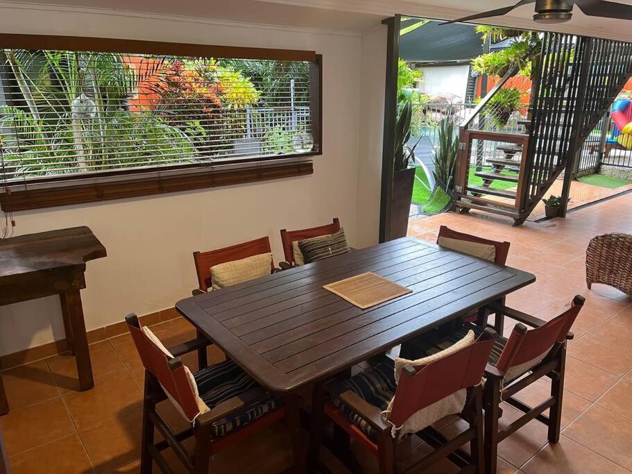 Villa Oasis, In Leafy Whitfield. à Edge Hill Extérieur photo
